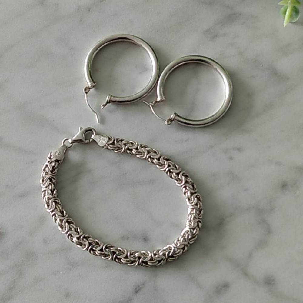 Jewelry - Picture 2 of 4